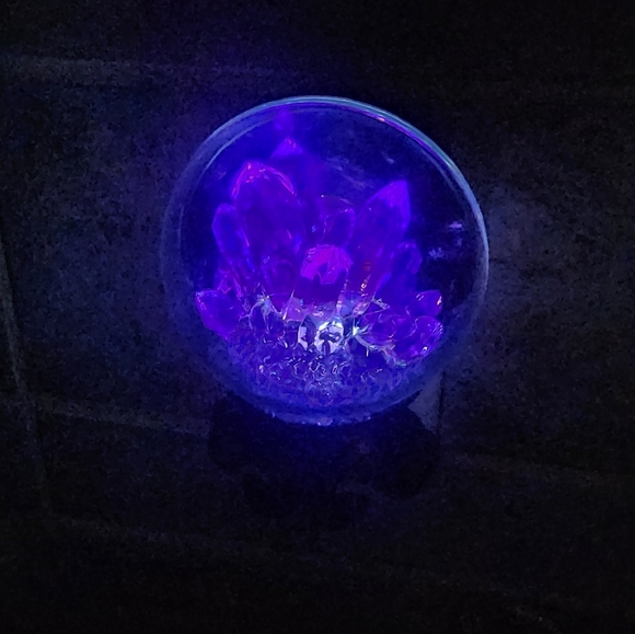 Bath & Bodyworks Purple Crystals Crystal Ball Wallflower 💜 Limited Edition - Picture 3 of 4